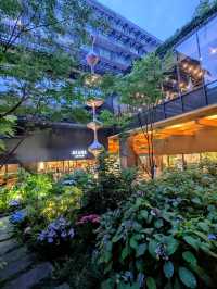 京都 | 新風館，在鬧區中邊逛街邊賞花