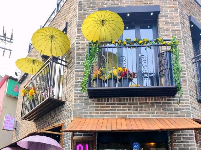 Nostalgic Alleys & Cafe Vibes – Ikseon‑dong Hanok Village