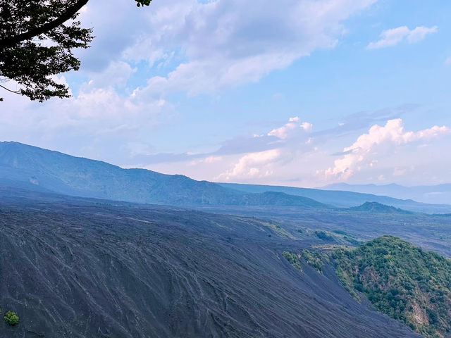 Solo Adventure: Exploring Mount Etna in Summer** 🌋✨ 