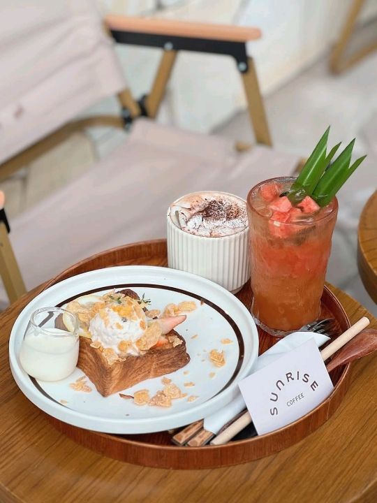 Sunrise Coffee & Dessert