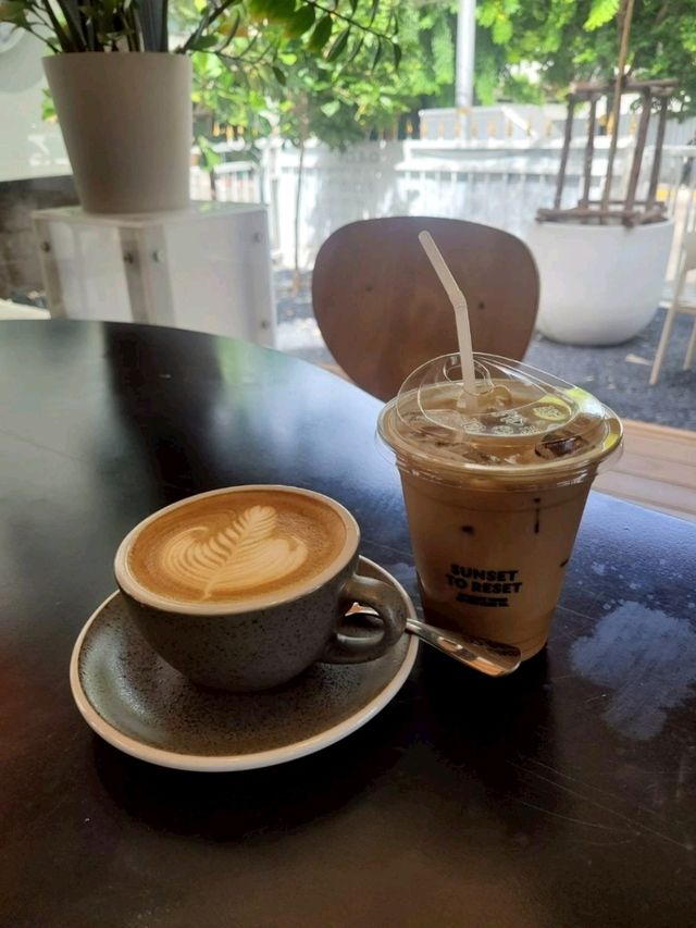 Sunset Coffee Roaster  ลาดพร้าว 71 