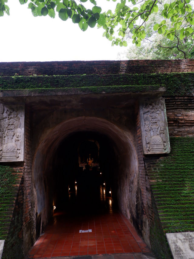 วัดอุโมงค์ (Wat Umong)