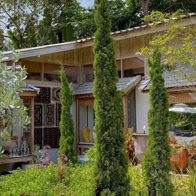 คาเฟ่บรรยากาศร่มรื่นในย่านสันกำแพง เชียงใหม่