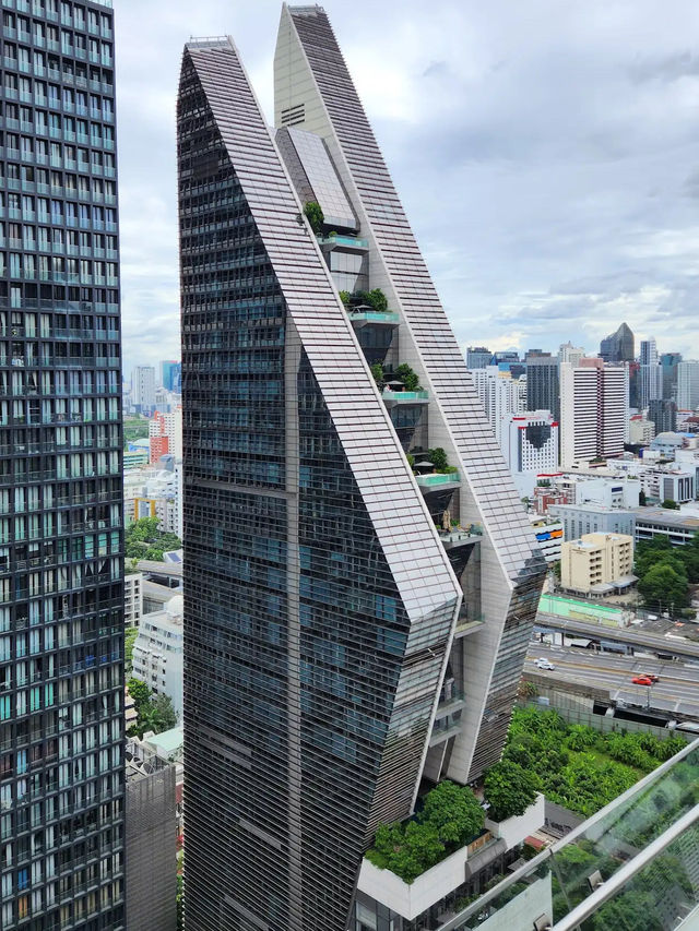 Luxury in Motion, Okura’s Cantilevered Dreams