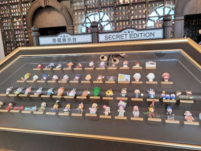 The hall of Secret Edition Pop Mart toys