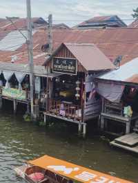 ตลาดน้ำเหล่าตั๊กลัก