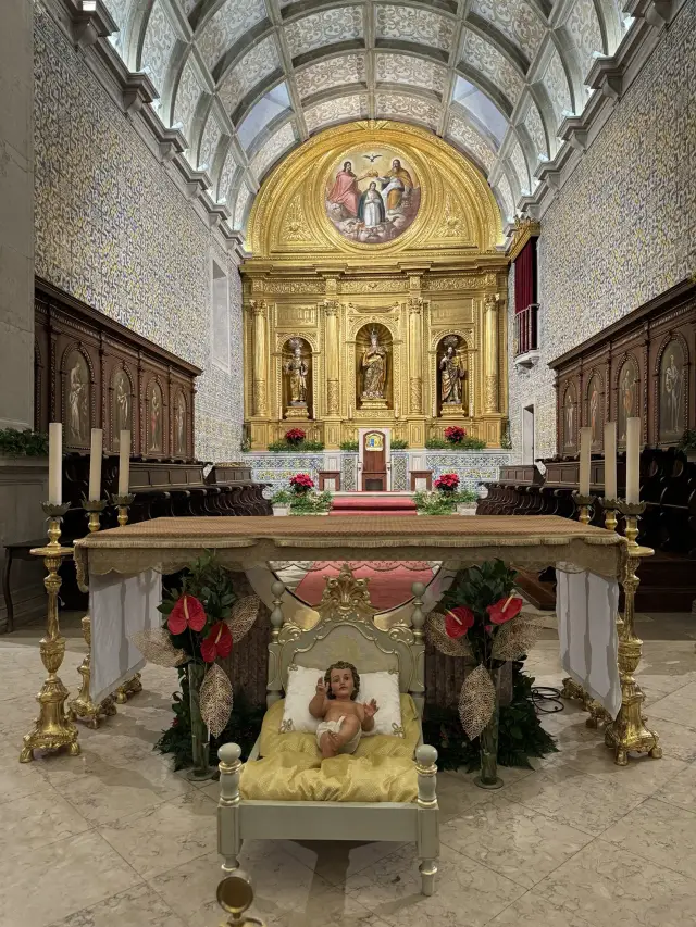 The serene view of the sea from atop the quiet rooftops, at Faro Cathedral.