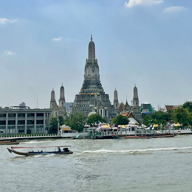 ワット・アルンとチャオプラヤー川を一望！映え確定の絶景レストラン🇹🇭