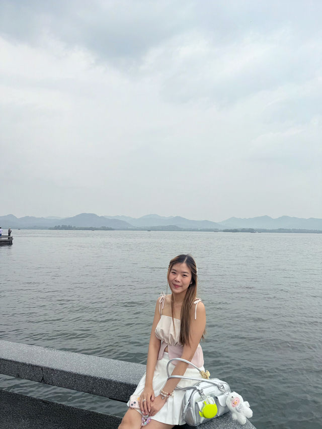 เดินเล่นรอบทะเลสาบซีหู
