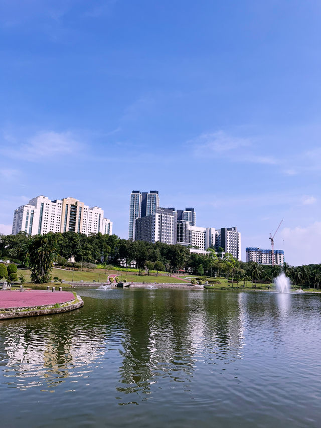Permaisuri Lake Park: Peaceful Retreat with Nature and Wildlife
