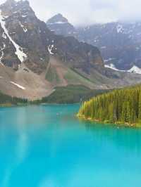 Moraine Lake ยอมในความฟ้าของทะเลสาบ