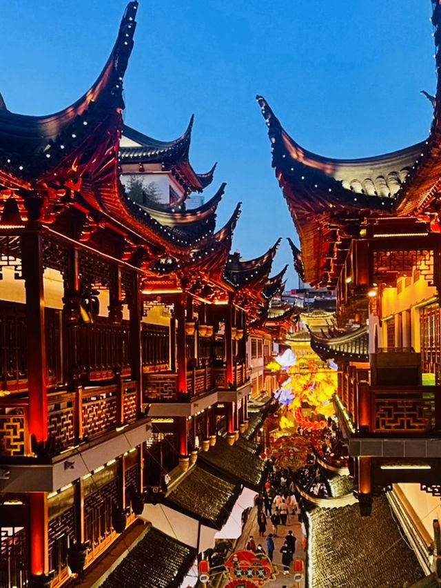 A Culinary and Visual Journey Through Old Shanghai's Market