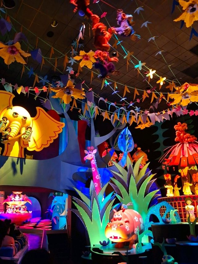 "It’s a Small World" สุดแฟนซีที่ HK Disneyland🇭🇰 "It’s a Small World" สุดแฟนซีที่ HK Disneyland🇭🇰