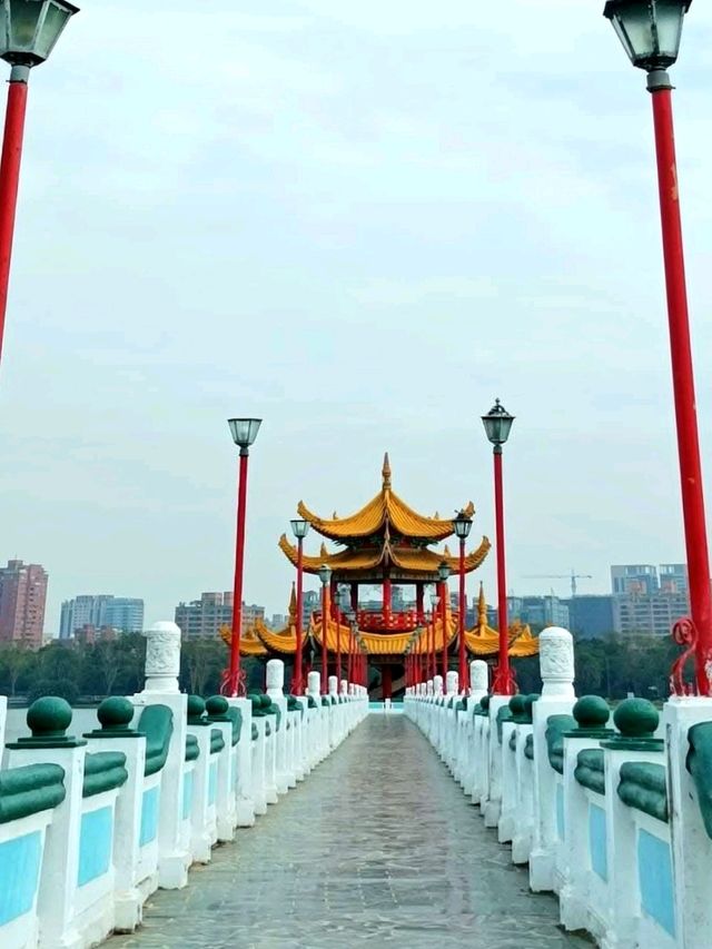 Lotus Pond: A Serene Escape in Kaohsiung Lotus Pond: A Serene Escape in Kaohsiung