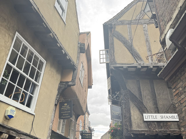 3-Day Northern England Fam Trip: Magic, Graffiti & Chocolate Cups!✨