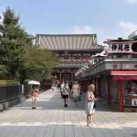 Guardian of Treasures: The Hōzō-mon Gate at Sensō-ji 🏮