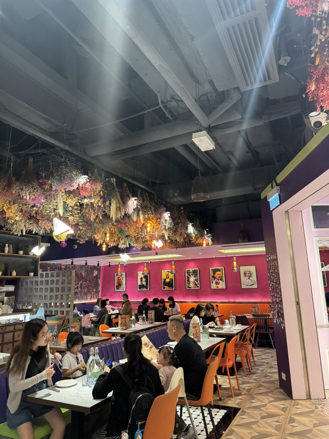 📍【荃灣慶祝畫碟西餐廳！海鮮控必試巨型龍蝦盤🦞】  
