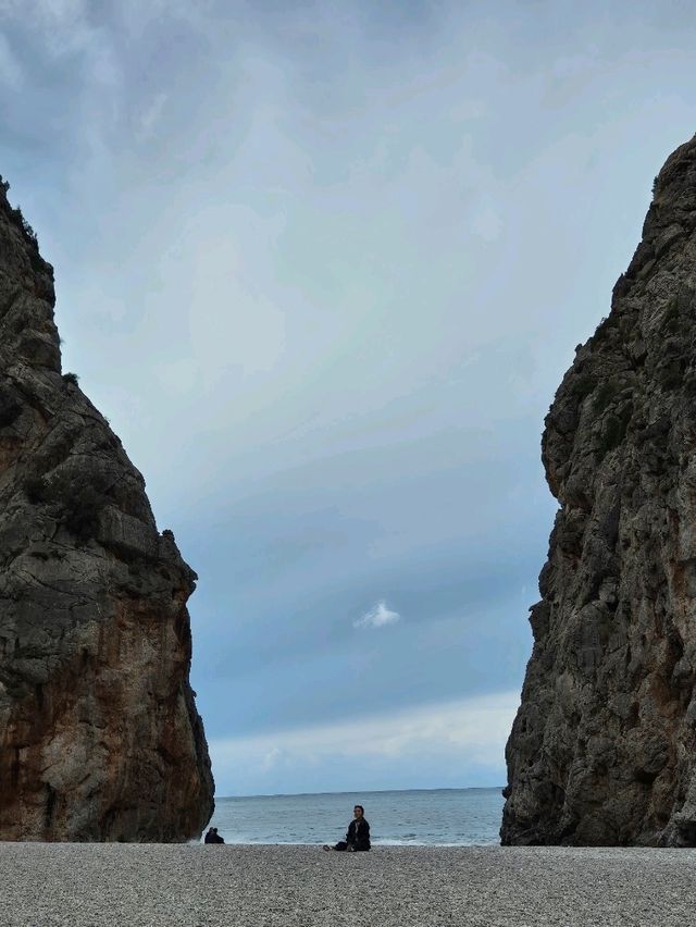 🌅 노을에 물드는 협곡의 해변 , 사칼로브라 Torrent de Pareis 해변🌅
