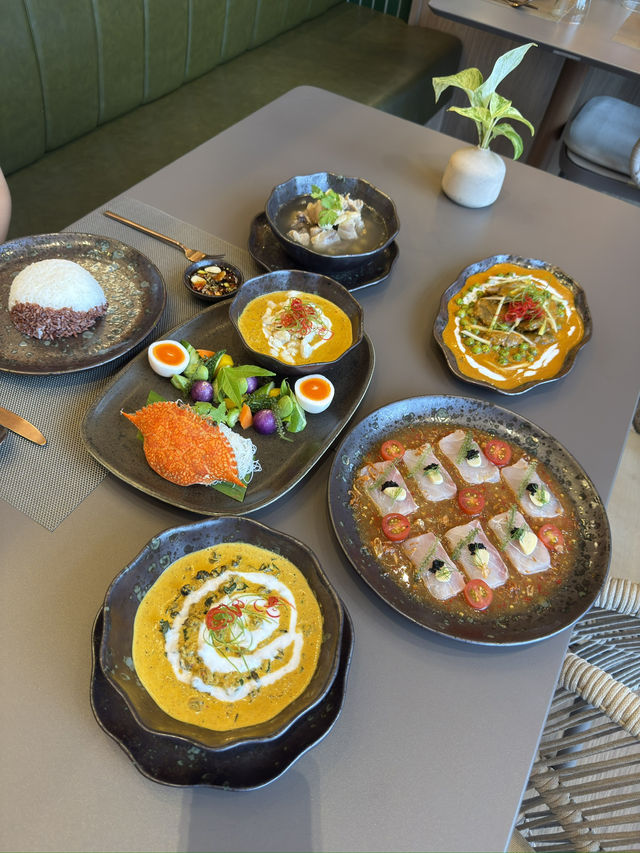 ร้านอาหารไทยแบบรสชาติจัดจ้านในโรงแรมที่กระบี่