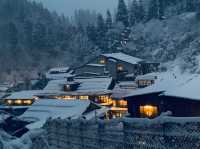 日本玩-「銀山溫泉」一個凝結在日本大正時代及宮崎駿童話裡的雪白世界，此生必訪！