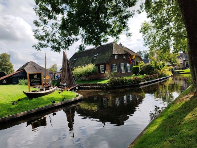 The Tranquil Life in Giethoorn
