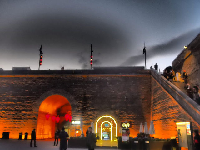 Day & Night view of Xi’An City Wall 