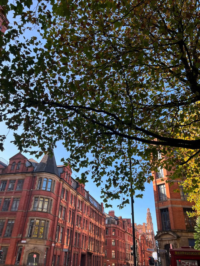 A Perfect Day Trip to Manchester: Vibrant Culture and History in One Day