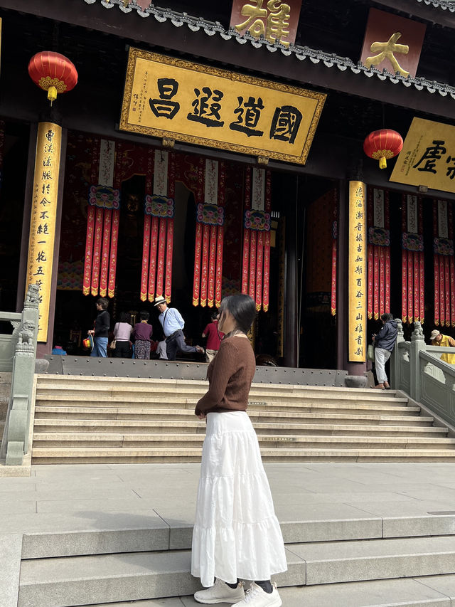 วัดพระหยกวัดพุทธที่เก่าแก่แห่งหนึ่งในเซี่ยงไฮ้