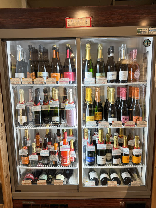 【沖縄】ワイン好きさん必見！グラスワインが豊富なテイスティングバー🍷