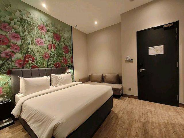 ✈️ “Colorful Comfort Before Takeoff: ibis Styles Sepang KLIA”