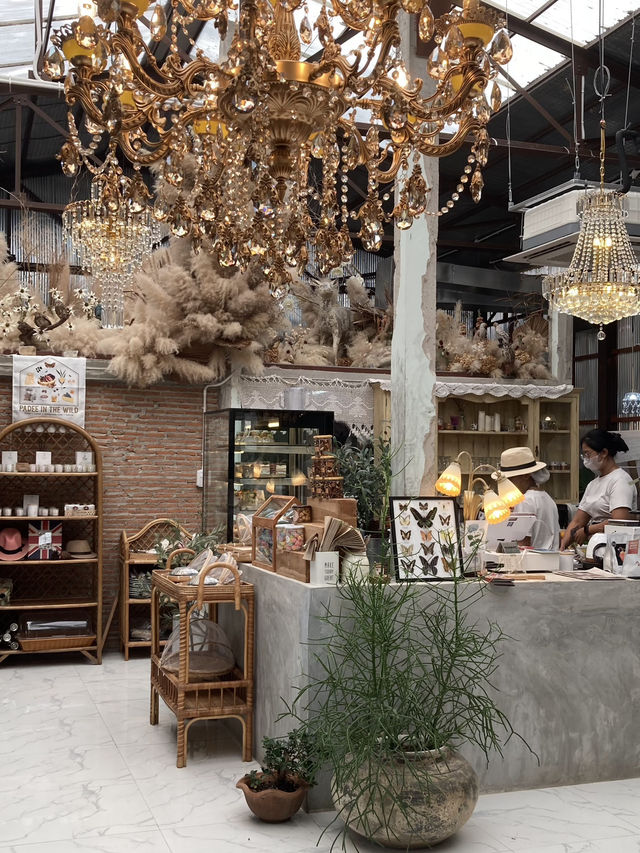 ปาฎี คาเฟ่ (Padee Cafe) คาเฟ่น่ารักในระยอง