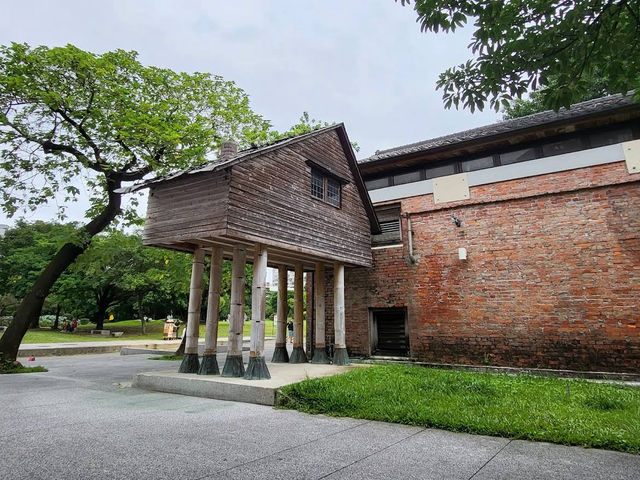 🎭☕ Creativity in Full Bloom at Huashan 1914 Creative Park 🎨🌸