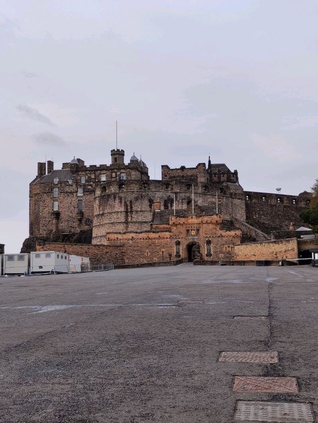 Crowning the City: Edinburgh Castle from Every Angle