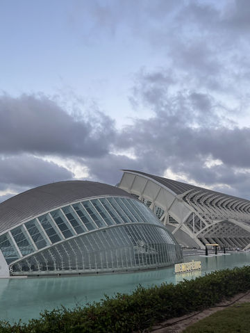 🇪🇸 발렌시아 에미스페릭 후기: 미래적인 '눈' 속의 경이로움 ✨