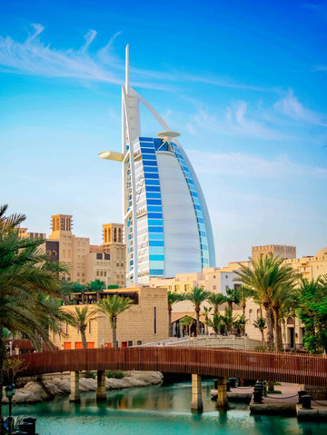 🌆 모래 위에 세워진 유리의 제국 🇦🇪 🌆 모래 위에 세워진 유리의 제국 🇦🇪