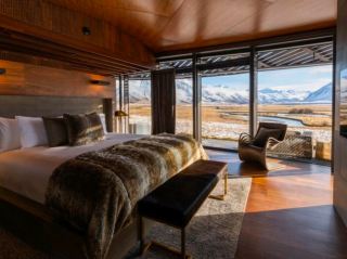 ❄️🏔️ Luxury Hotel Review in New Zealand: Full Snow Experience at Omarama 🏔️❄️

Omarama is a small town nestled amidst the valleys and mountains of New Zealand's South Island 🇳🇿. During winter, the surroundings are filled with snow-capped peaks, crisp, cool air, and a vast, clear blue sky – perfect for those seeking escape from the hustle and bustle and a truly relaxing nature retreat ❄️🏔️.

One of the standout luxury accommodations is The Lindis, an award-winning lodge renowned for its design. Its curved architecture blends seamlessly with the surrounding mountains and meadows ✨. The large glass building offers panoramic views of the natural landscape, making you feel like you're part of it.

The spacious rooms are decorated with natural wood and stone, featuring fireplaces and floor-to-ceiling windows that reveal stunning mountain views 🛏️🔥. In the mornings, a light mist floats over the meadows, while the snow-capped peaks beautifully reflect the sunlight – a truly serene and breathtaking atmosphere.

A highlight of the stay is horseback riding through nature and hiking along mountain trails. Or relax in the bathtub while enjoying views of the valley and the star-filled night sky ✨ Every moment here feels luxurious, simple, and perfectly close to nature.

📍 Check-in: Omarama, New Zealand 🇳🇿
🏨 The Lindis

#NewZealand #Omarama #TheLindis #LuxuryHotel #LuxuryLodge #SouthernAlps #WinterWonderland #TravelNZ #HotelReview #LuxuryTravel ❄️🏔️✨