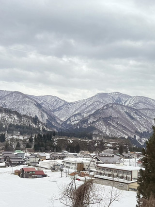 踏入雪花紛飛的童話村莊白川鄉