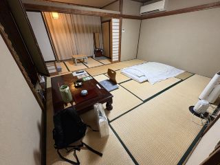 以豐沛自家源泉同埋貼心款待見稱嘅溫泉旅館「石和View Hotel」。