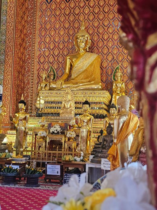 The Legend of the "1,400-Year-Old Phra Rod" at Wat Mahawan, Lamphun.