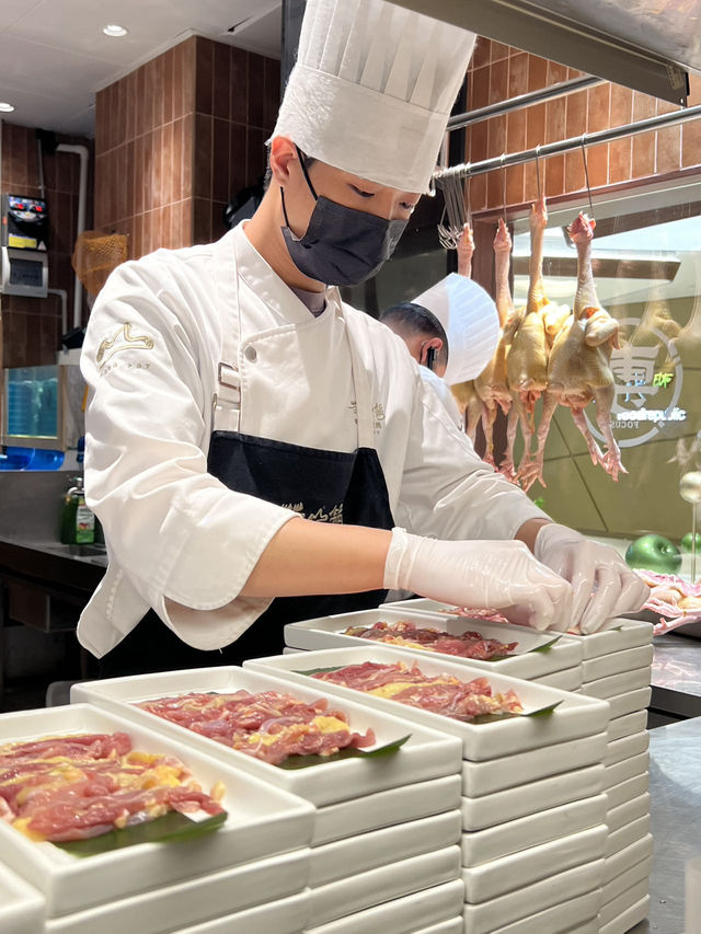 【榮山鍋】丨深圳平安金融中心嘅野菌土雞養生火鍋 