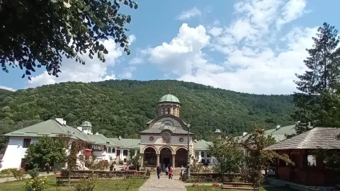 อารามโคเซีย - โรมาเนีย 🇷🇴 — traveler post in วึลจา
