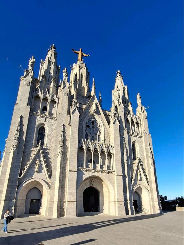 Temple of the Sacred Heart of Jesus, Tibidabo: A Majestic Experience Above Barcelona ⛪🌄