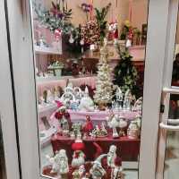 Christmas Window Displays on Liguria Street in Taranto!  