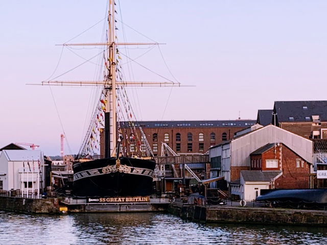 Bristol: A Day of History, Art, and Waterfront Charm 🌊🎨