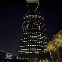 Sky-High Wonders: The Kingdom Tower Sky Bridge Experience 🌆✨