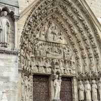 走訪巴黎聖母主教座堂（Cathédrale Notre-Dame de Paris）及莎士比亞書店