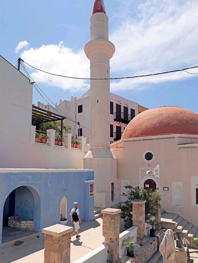 🌊 Kastelorizo: A Tiny Island of Color, Calm, and Timeless Charm 🇬🇷✨