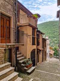 🏞️ Reflections in Lace – Scanno, Italy