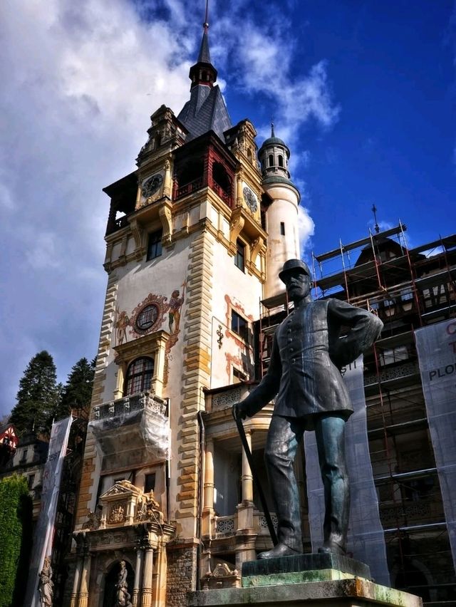 🏰👑 “Royal Dreams in the Carpathians: My Day at Peles Castle” ✨🌲