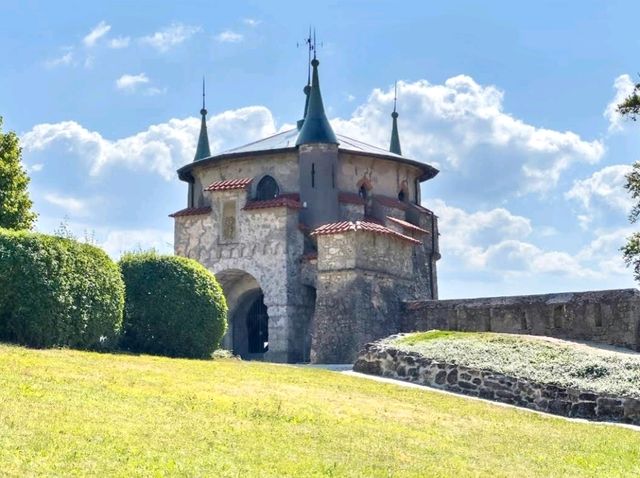 Lichtenstein Castle: A Fairytale on the Cliffs 🏰🌲 Lichtenstein Castle: A Fairytale on the Cliffs 🏰🌲